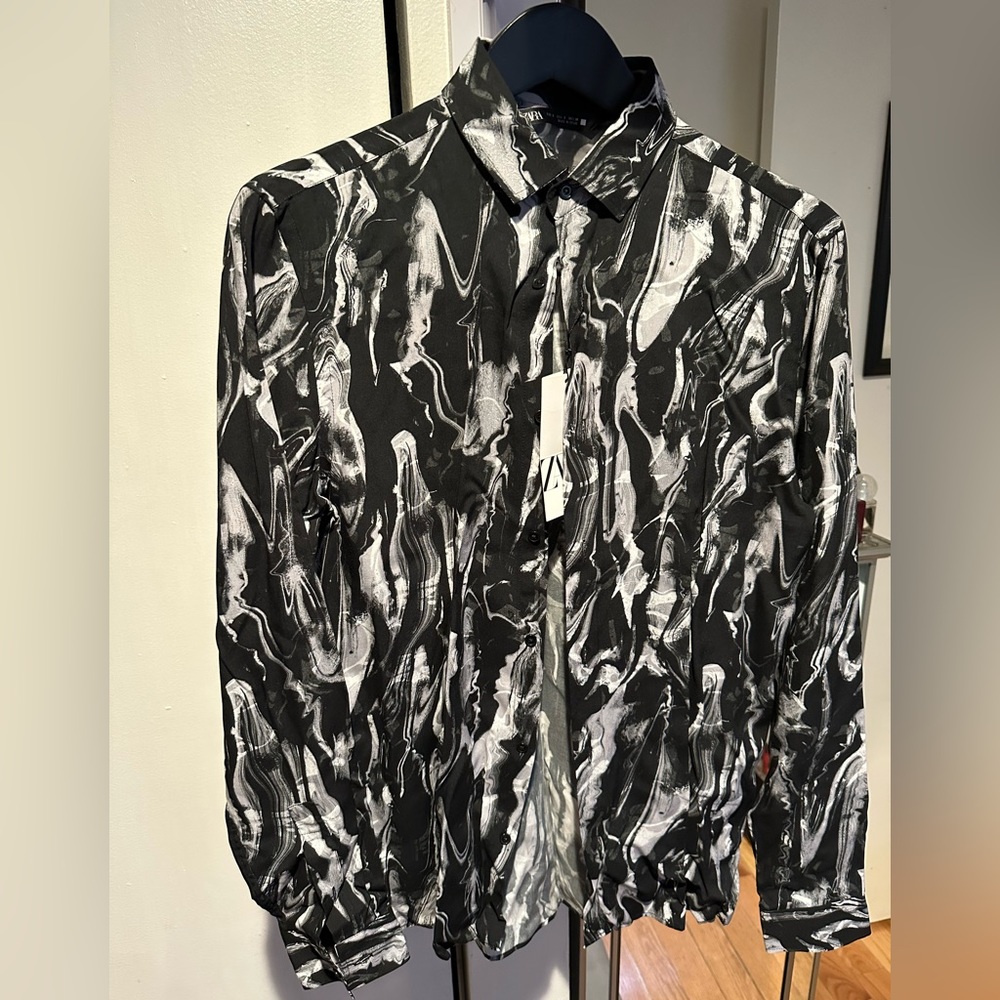 Zara Artsy Shirt in S